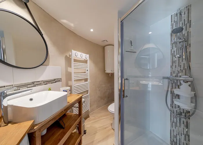 La Tourette - Charme Atypique * جارد سور مير