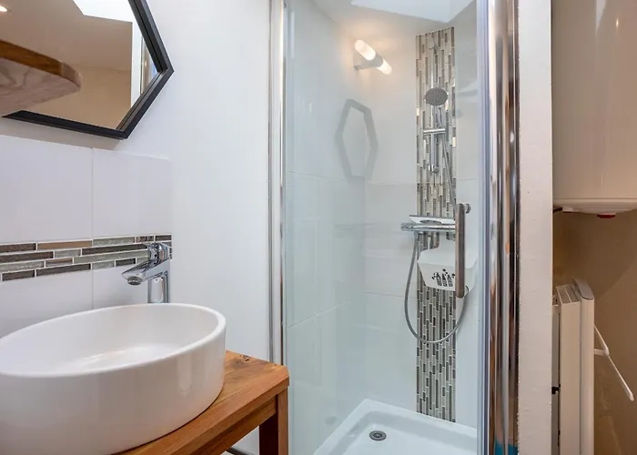 بيت للعطل La Tourette - Charme Atypique *